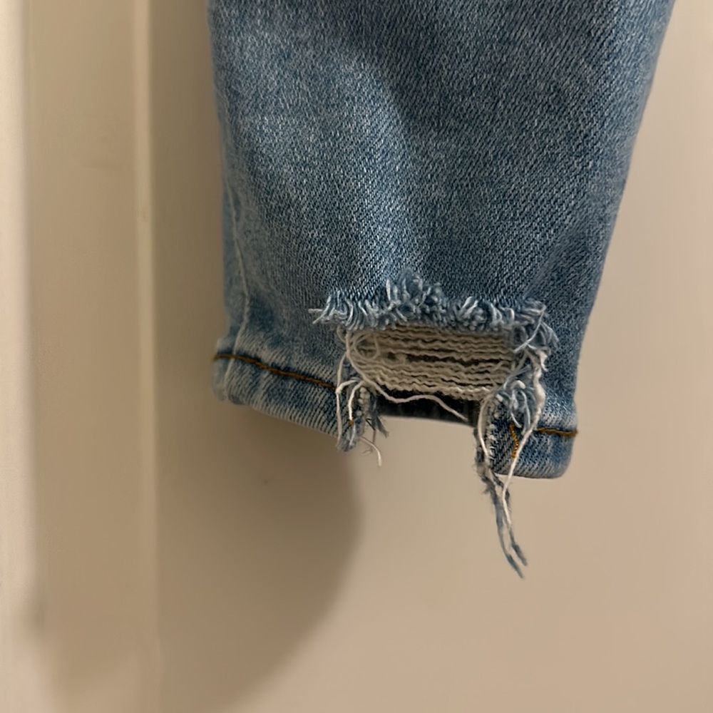 Distressed Jeans - Picture 3 of 4